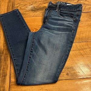 American Eagle Outfitters Skinny Jeans in Medium Blue Wash